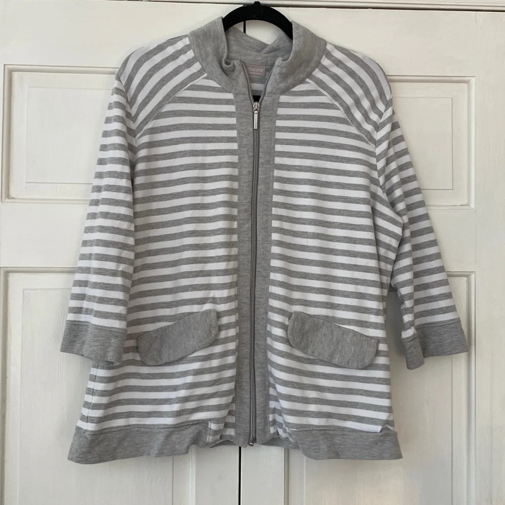 Chicos Size 3 Zenergy Striped Knit Jacket Gray White Zip Cardigan Chico’s XL
